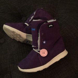Warm sneaker boots